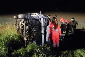 [Incidente in A4, feriti padre e figlio]