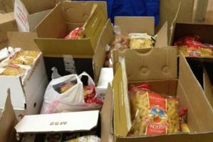 [Una colletta alimentare di successo per Auser e il centro residenziale 