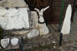 [Danneggia una statua, denunciato tifoso del Mestre]
