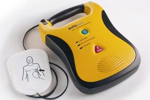 [Un corso per l'uso del D.A.E. (Defibrillatore Automatico Esterno)]