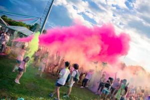 [L’estate di corsa: AVIS lancia il “Color Tour”]