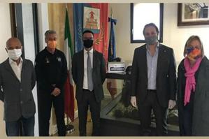 [Un sanificatore ad ozono al Comune di Caorle dal Rotary Club locale]
