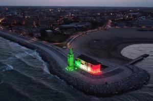 [Il Santuario della Madonnina di Caorle tricolore: il simbolo dell’inizio della Fase2]