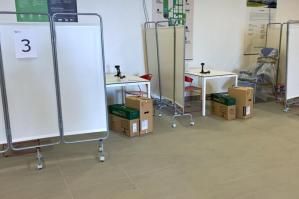 [Nuovo centro vaccinale anti-Covid in un edificio dell’Eastgate Park]