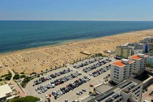[Bibione, primo allacciamento al gas metano]