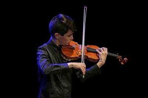 [Continua stasera a Portogruaro “Giovani Concertisti” con il giovanissimo violinista Nicola Cicchino]