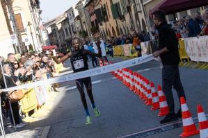 [Portogruaro Half Marathon nel segno dell'Africa: trionfano Kakopil e Wolkeba]