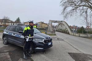 [San Stino, denunciato un 35enne con la patente ritirata che ha provocato un tamponamento a catena]