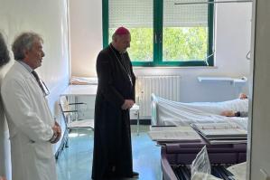 [Il Vescovo Pellegrini in visita allâospedale di Portogruaro: un incontro di fede e vicinanza]