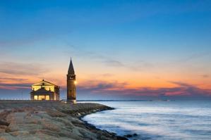 [Caorle, vacanze al femminile: la cittÃ  si riscopre meta ideale per donne e famiglie]