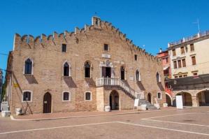 [Portogruaro approva ordine del giorno sulla pace: solidarietà alle popolazioni colpite dai conflitti]