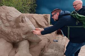 [Jesolo Sand Nativity 2025: arte e accessibilità grazie a una scultura tattile]