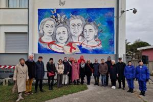 [Inaugurato alla “Pascoli” il murale dedicato a quattro donne simbolo contro la violenza]