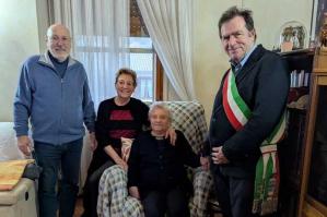 [Pozzi festeggia la supercentenaria Assunta Gasparotto: 102 anni di storia e comunità]