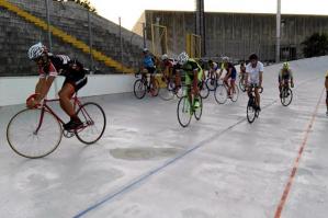 [Lavori alla pista del velodromo: partito l’ultimo step dopo il rifacimento del manto]