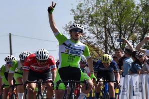 [Giovani campioni: Riccardo Roman illumina la scena del ciclismo giovanile]