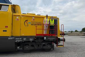 [Nuovo locomotore all'Interporto di Portogruaro, il sindaco Toffolo: &acirc;��Sito in crescita anche sul fronte del parco mezzi&acirc;��]