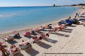 [Dal Veneto al Salento: perché i veneti stanno scoprendo Porto Cesareo come meta estiva perfetta e dove trovare casa vacanze]