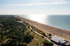 [Bibione, 70 anni di turismo: un convegno guarda al futuro della vacanza]