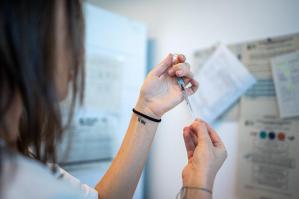 [Difterite, l’ULSS4 rafforza i controlli: lettere alle famiglie e recupero delle vaccinazioni]