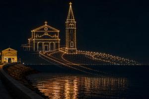 [Un mare di droni sulla Madonna dell’Angelo: carole apre il Christmas Time 2026 con una prima storica]